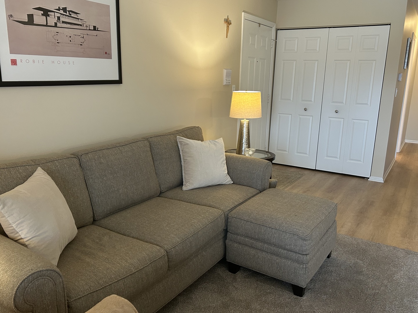 1252 Beechwood Court #1C, Schaumburg, IL 60193