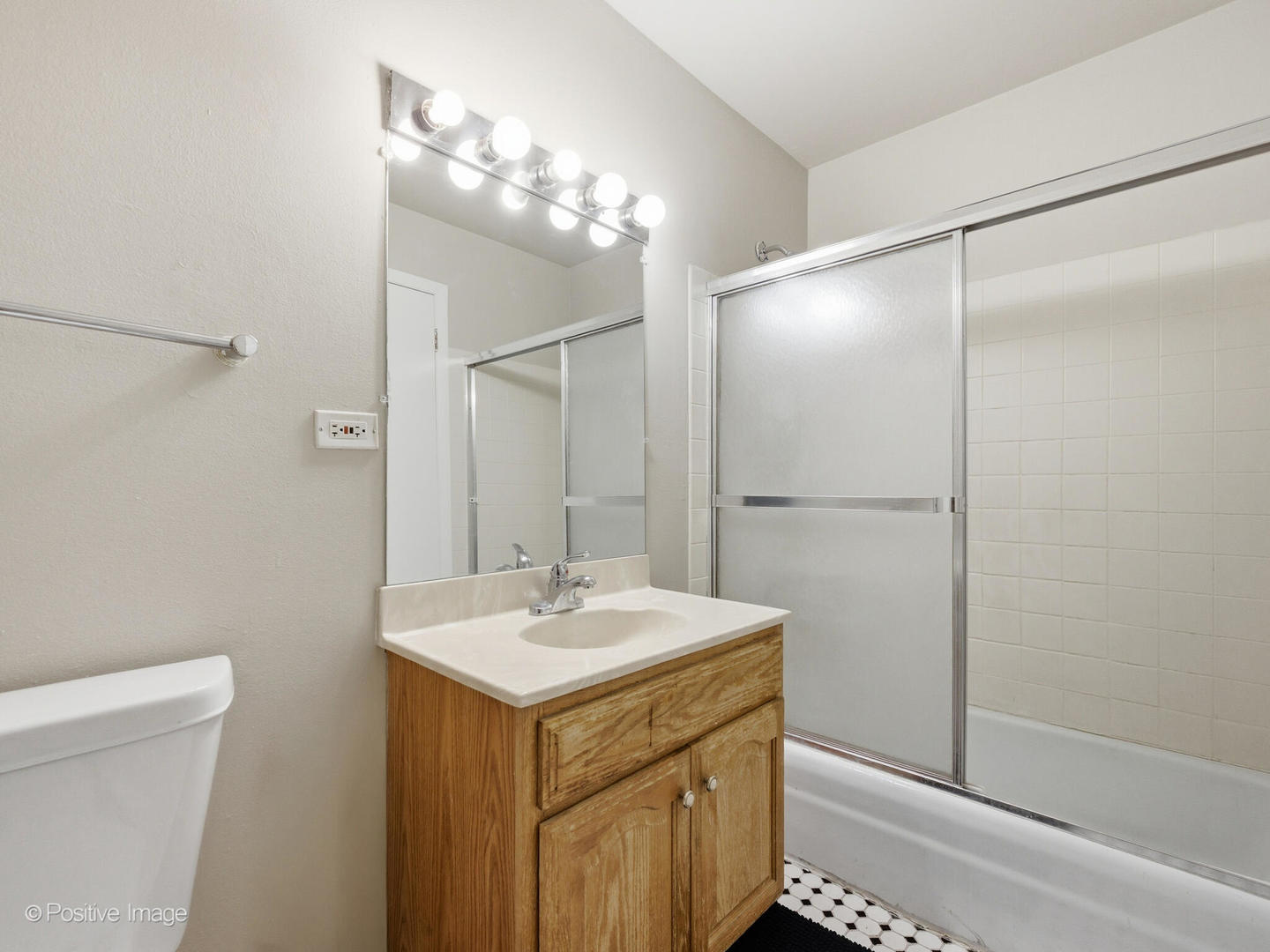 920 E Old Willow Road #203, Prospect Heights, IL 60070