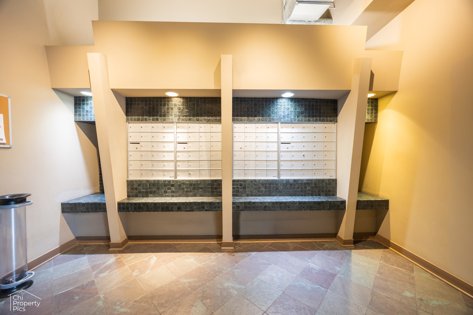 833 W 15TH Place #314, Chicago, IL 60608