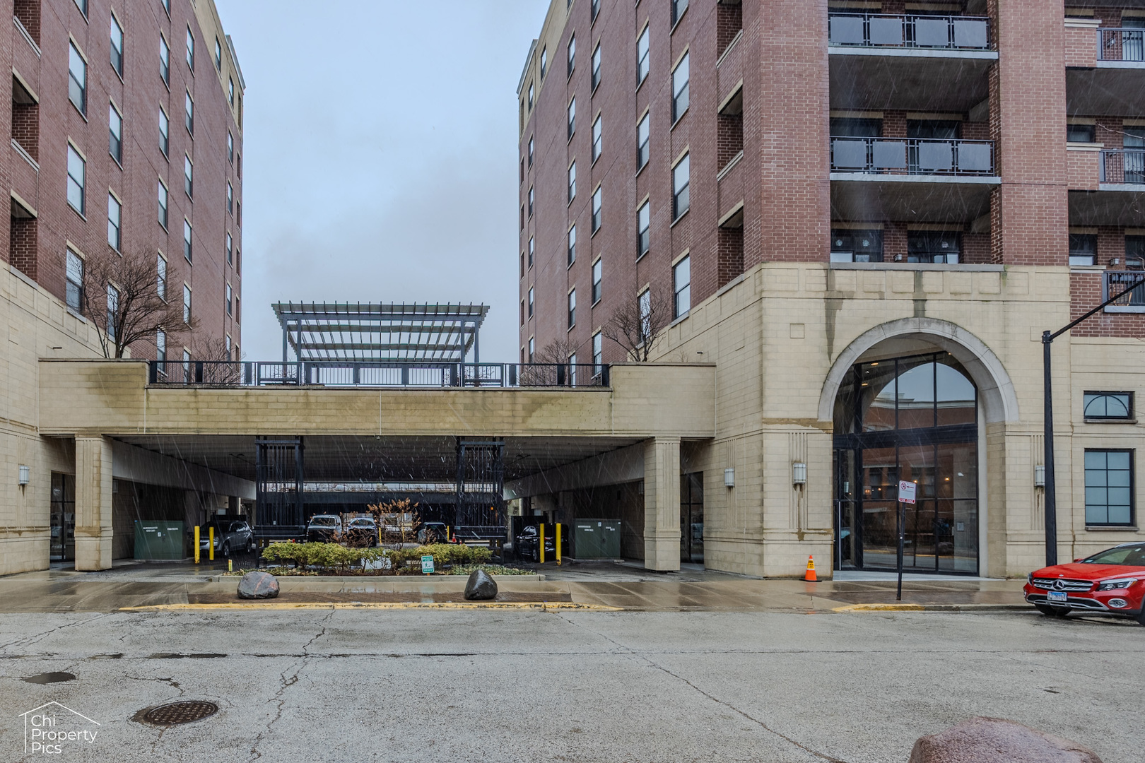 833 W 15TH Place #314, Chicago, IL 60608