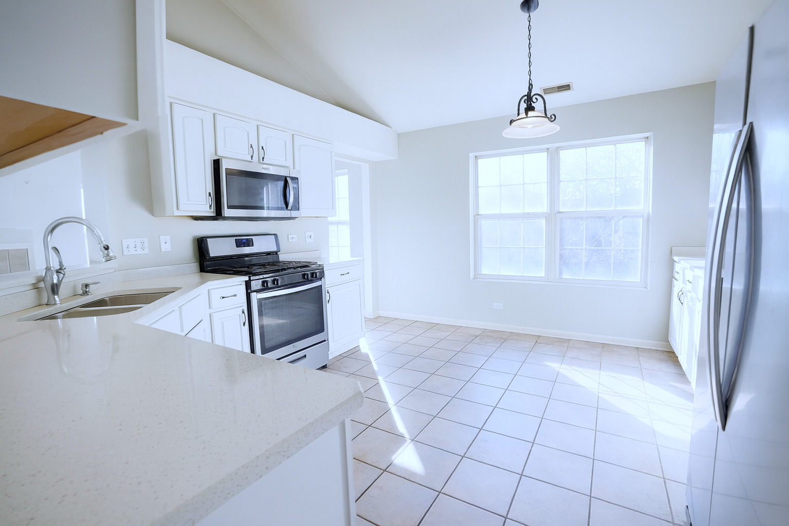 2866 Stonewater Drive #2866, Naperville, IL 60564