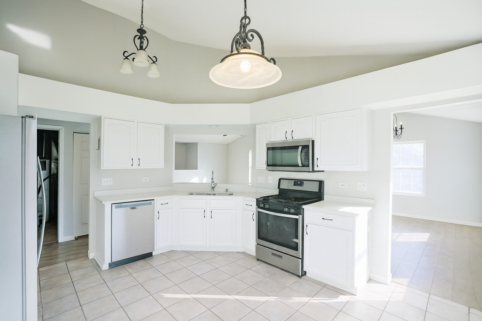 2866 Stonewater Drive #2866, Naperville, IL 60564