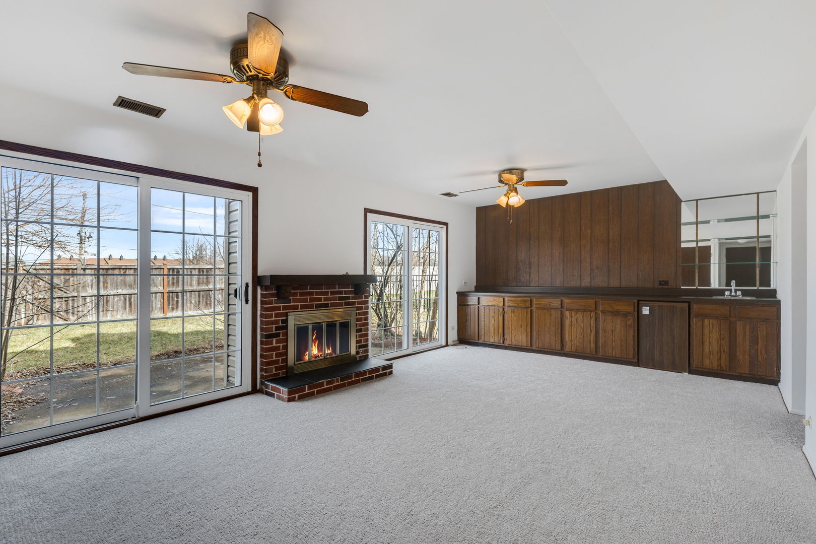 4 Lexington Court, Streamwood, IL 60107