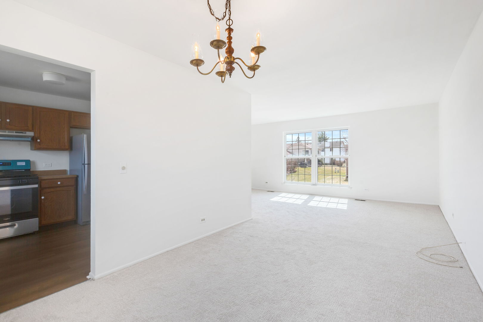 4 Lexington Court, Streamwood, IL 60107