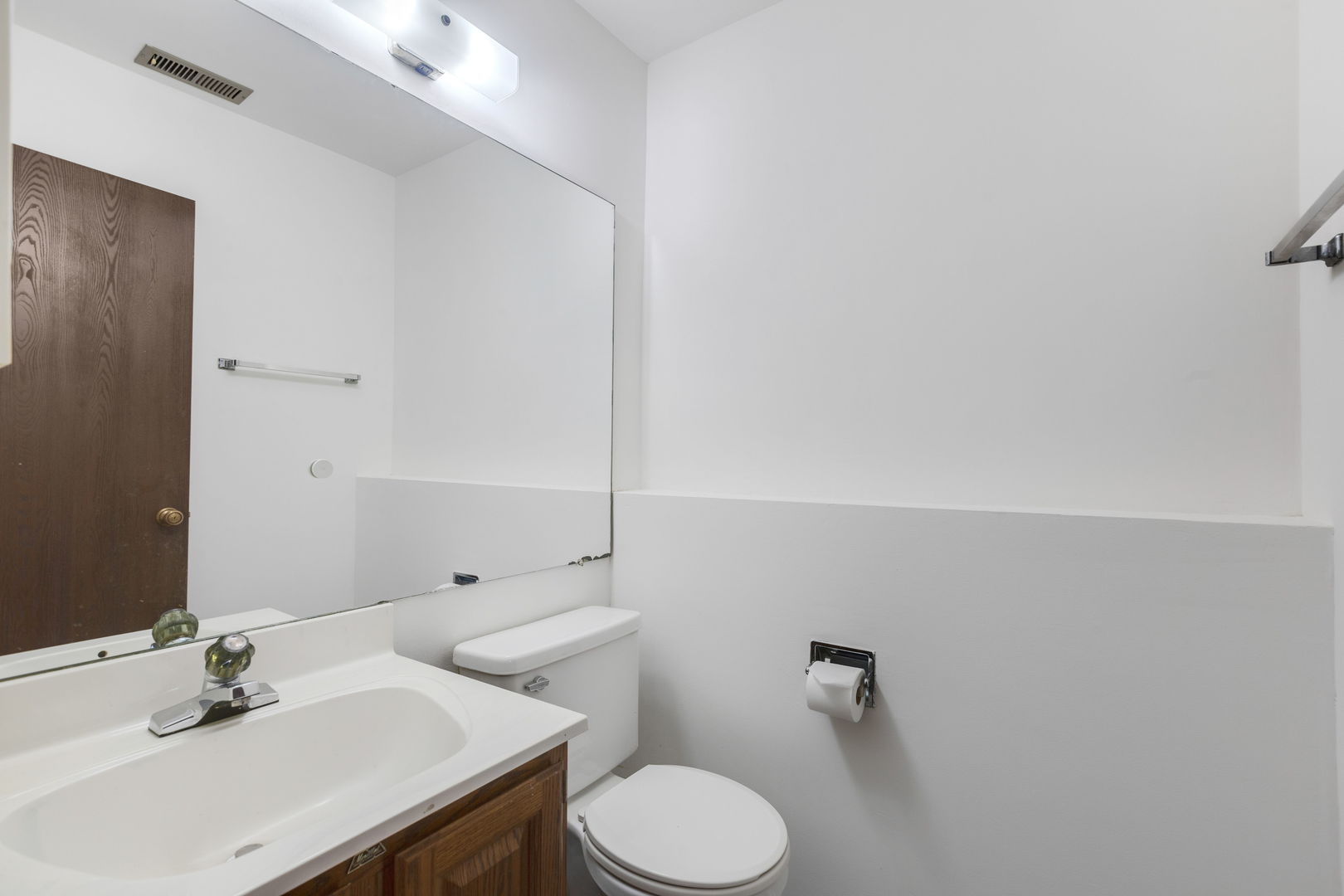 4 Lexington Court, Streamwood, IL 60107