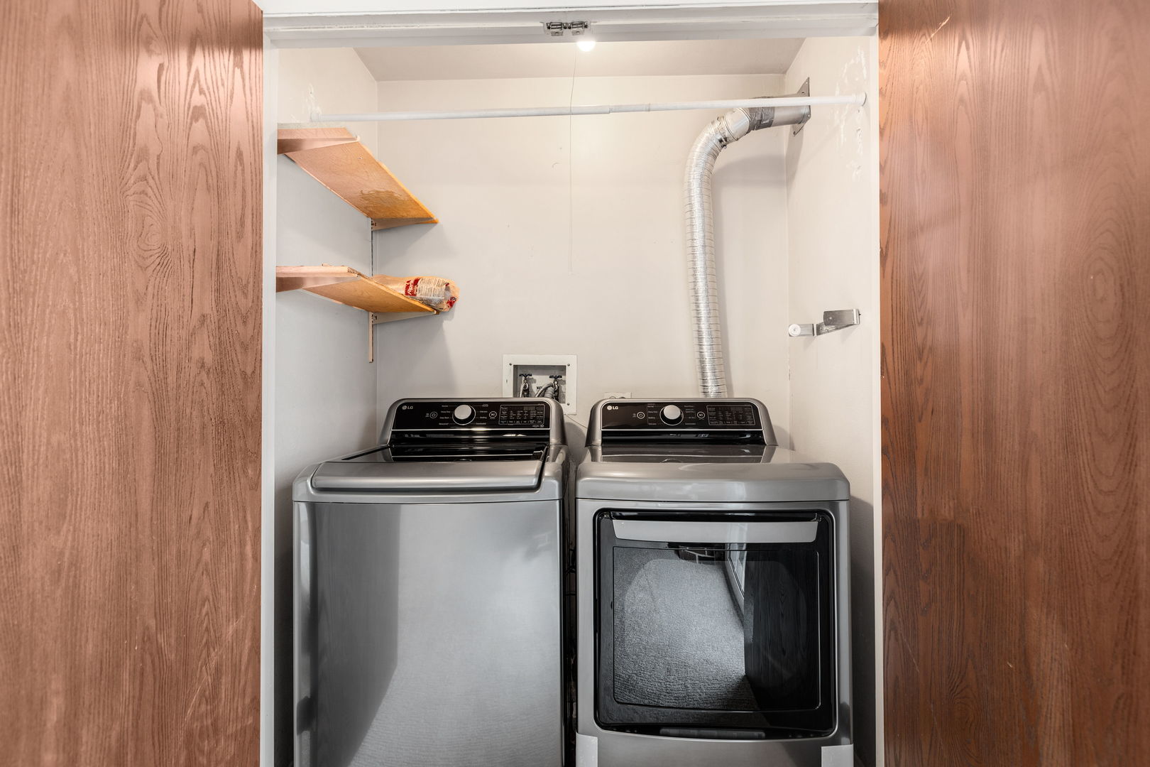 4 Lexington Court, Streamwood, IL 60107