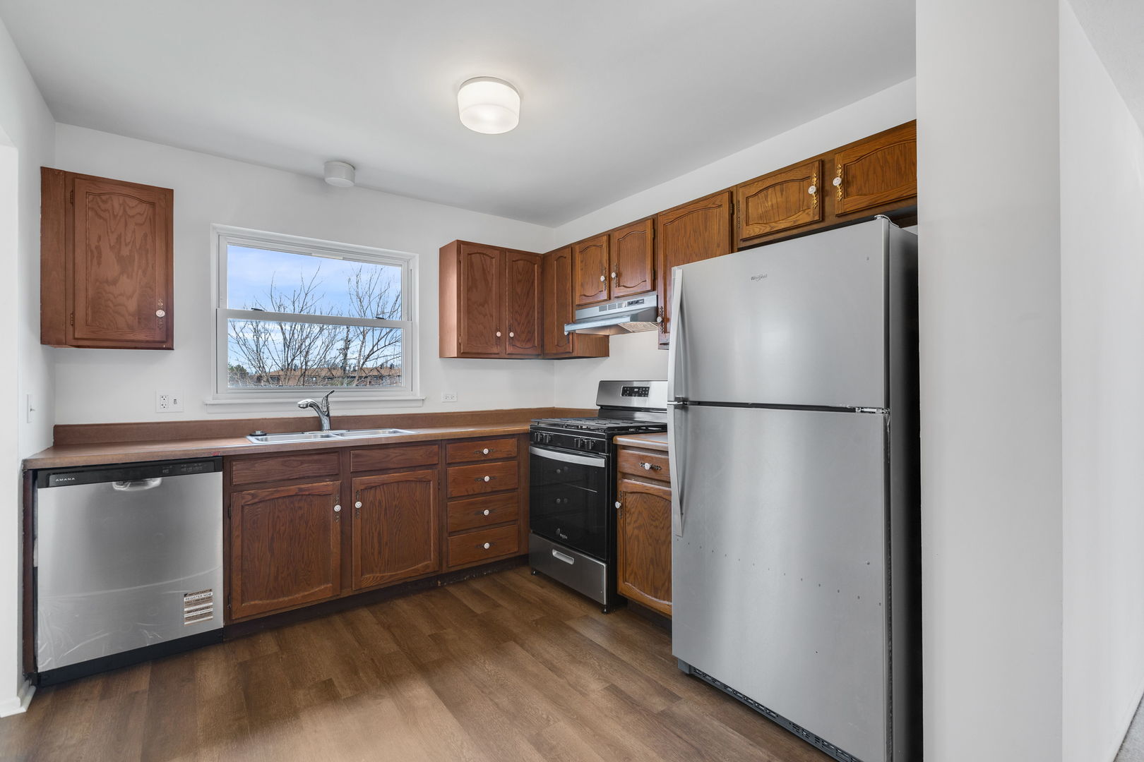 4 Lexington Court, Streamwood, IL 60107