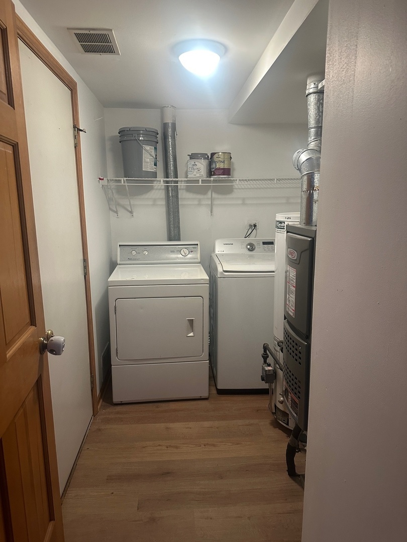 1942 Heron Avenue #B, Schaumburg, IL 60193