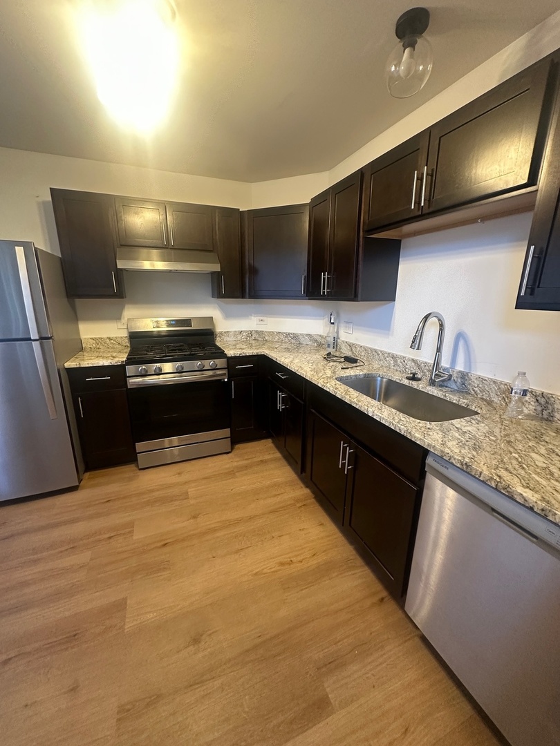 1942 Heron Avenue #B, Schaumburg, IL 60193