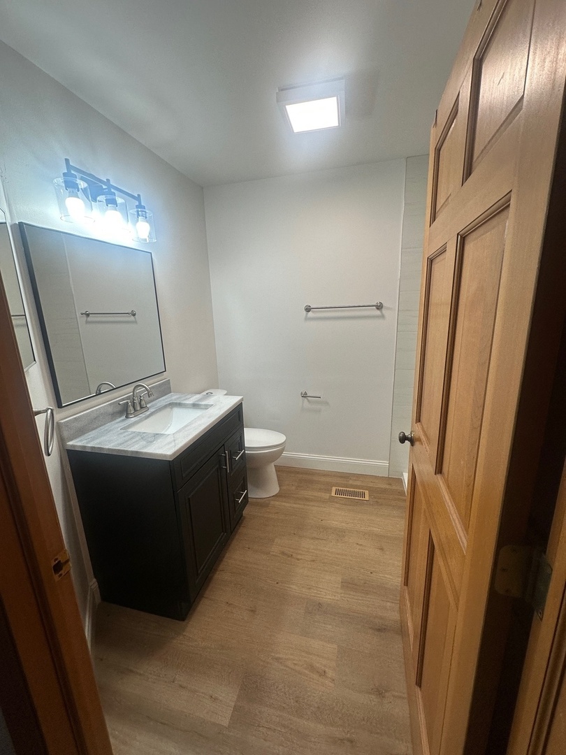 1942 Heron Avenue #B, Schaumburg, IL 60193