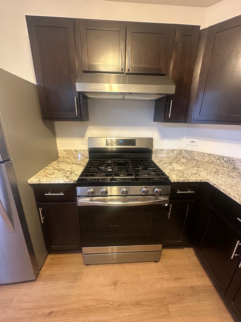 1942 Heron Avenue #B, Schaumburg, IL 60193