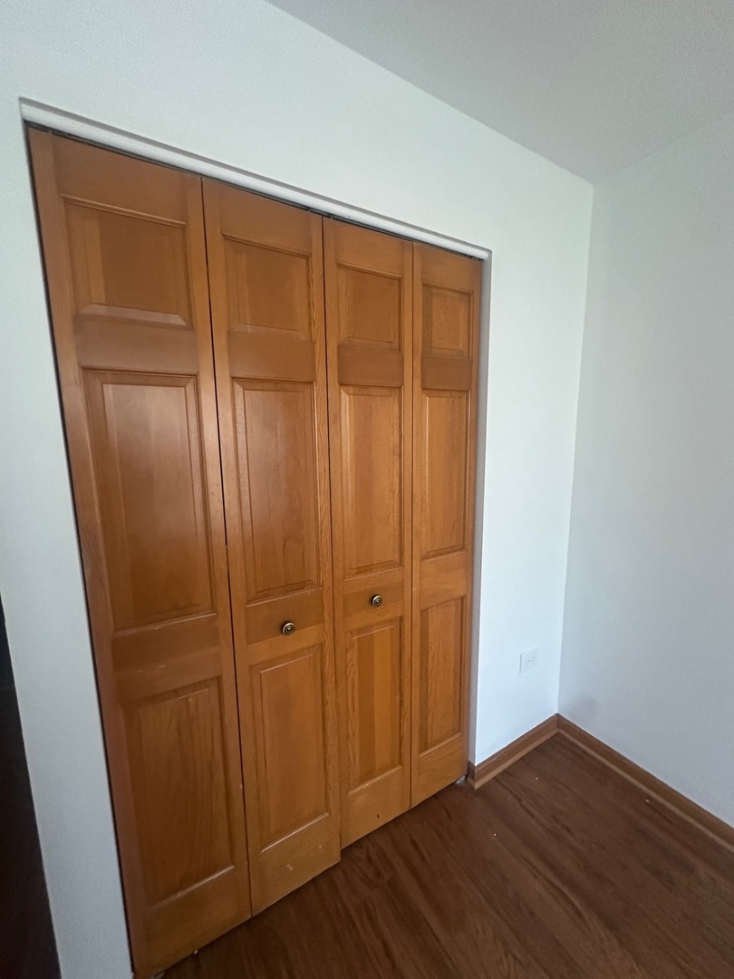 1942 Heron Avenue #B, Schaumburg, IL 60193