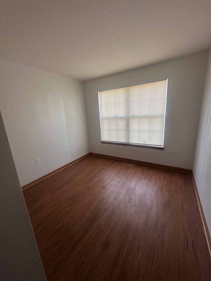 1942 Heron Avenue #B, Schaumburg, IL 60193