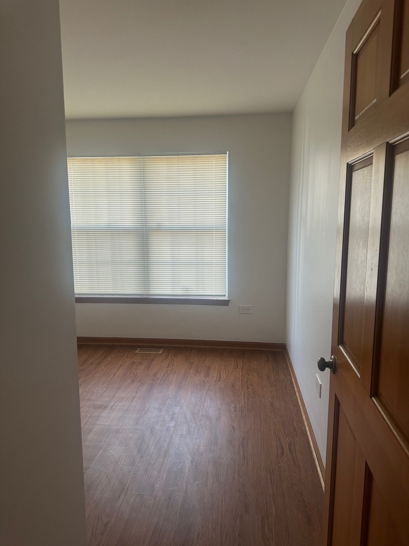 1942 Heron Avenue #B, Schaumburg, IL 60193