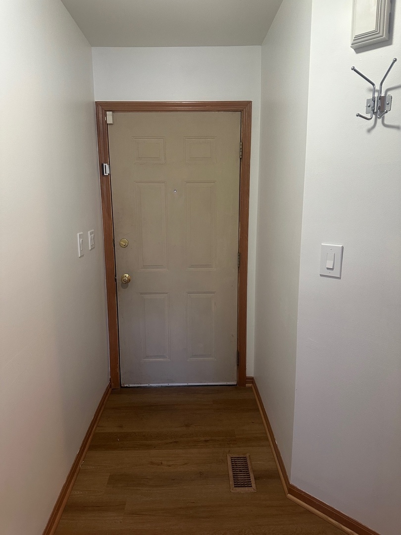 1942 Heron Avenue #B, Schaumburg, IL 60193