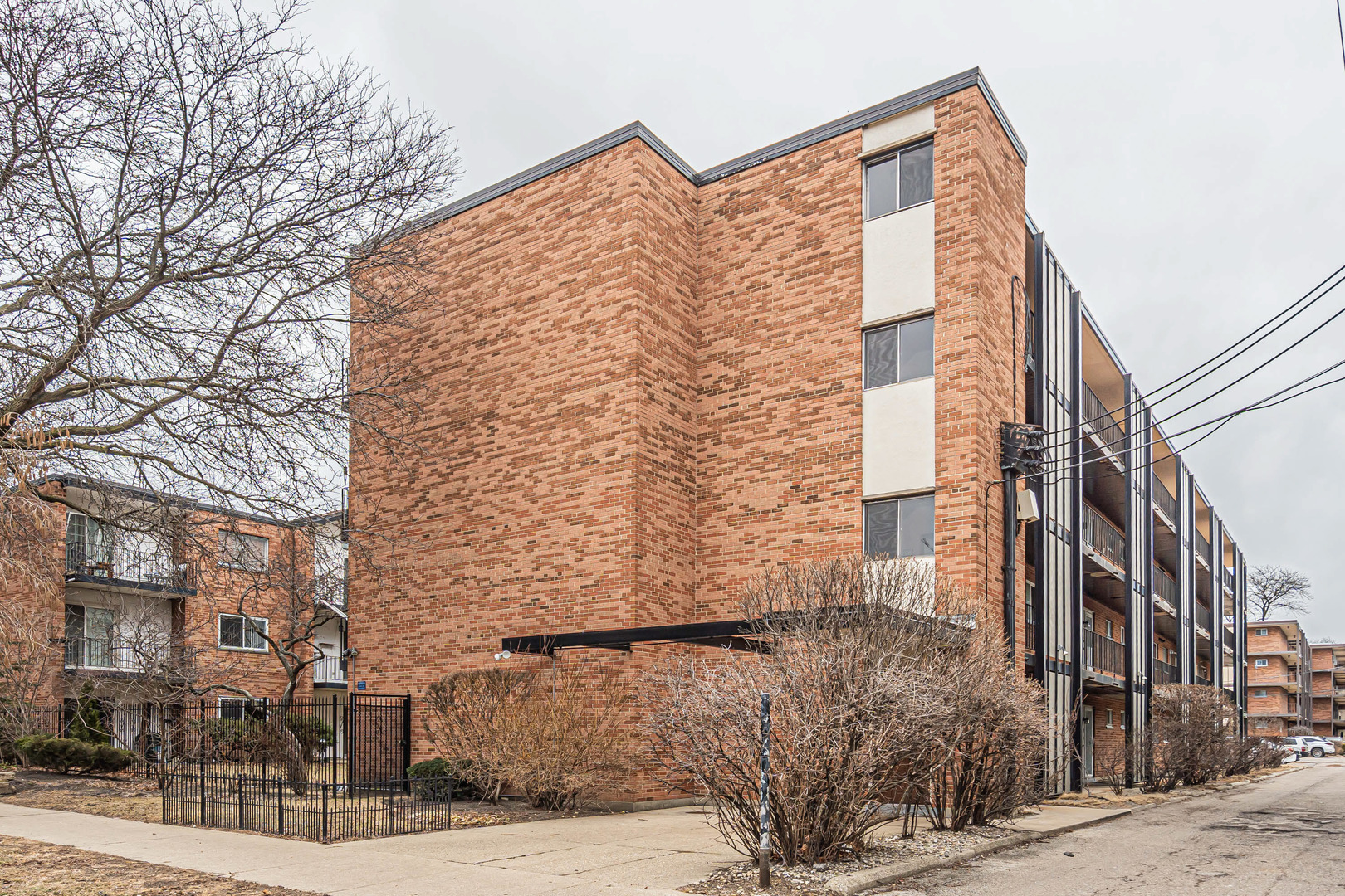 6961 N Oakley Avenue #304, Chicago, IL 60645
