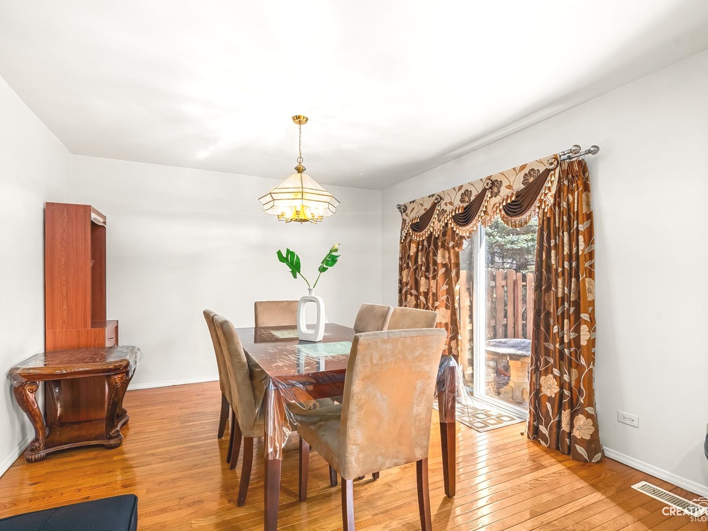 301 Inner Circle Drive, Bolingbrook, IL 60490