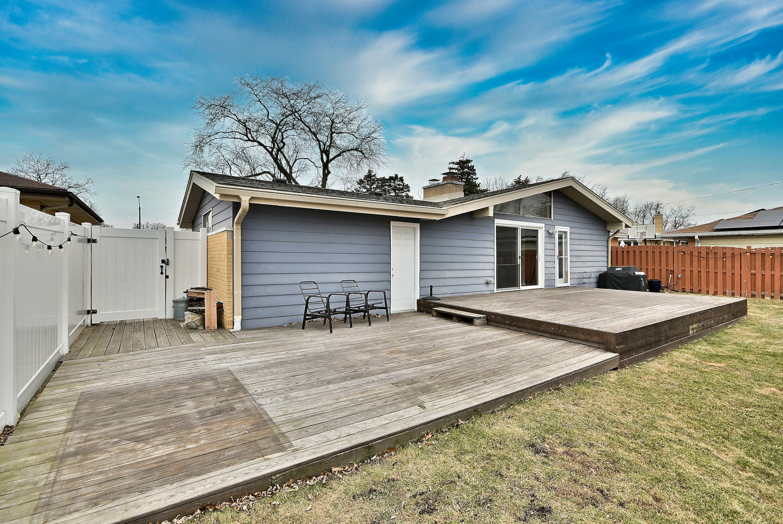 1105 S Euclid Avenue, Villa Park, IL 60181