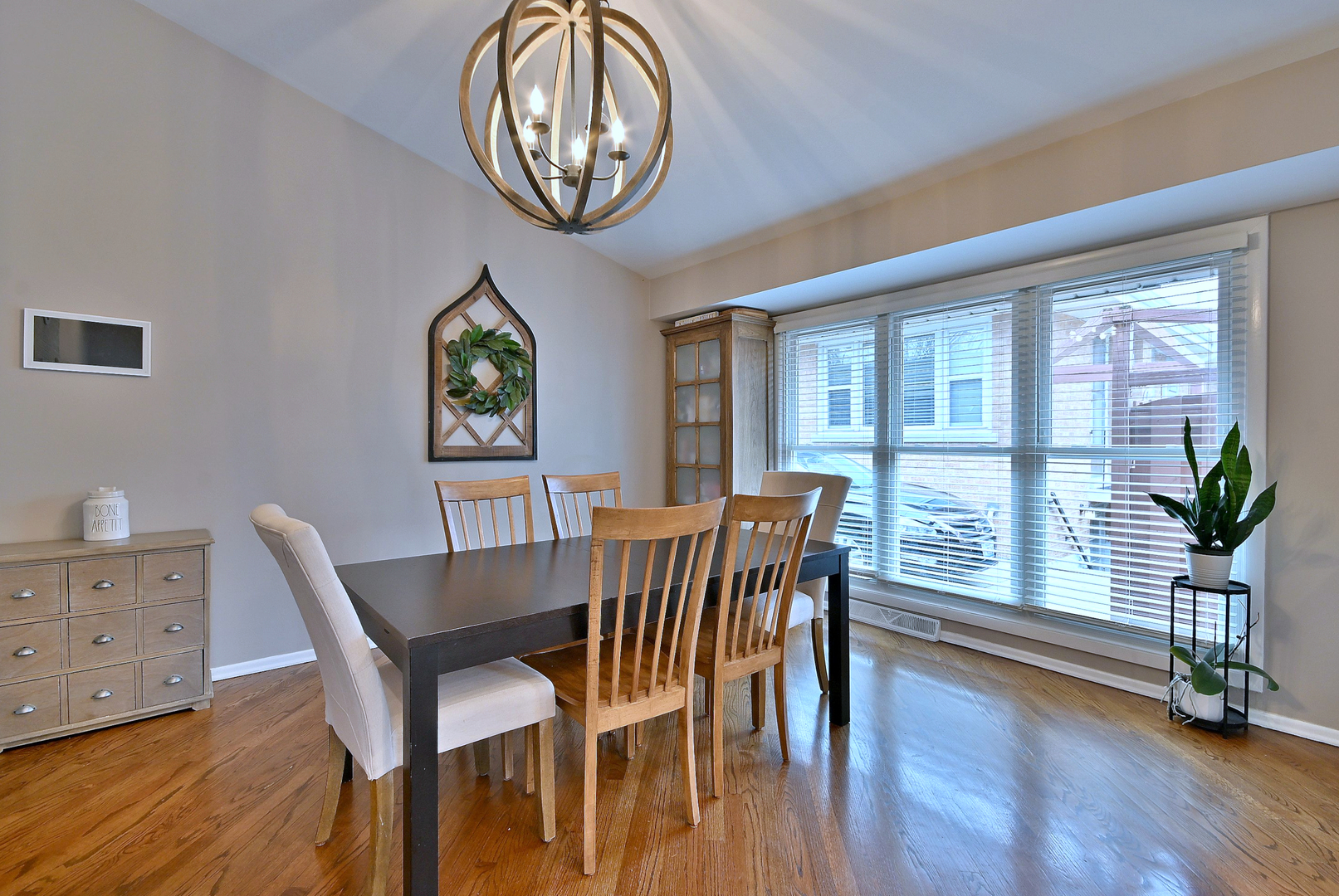 1105 S Euclid Avenue, Villa Park, IL 60181