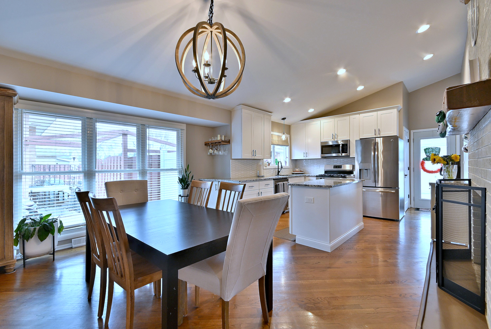 1105 S Euclid Avenue, Villa Park, IL 60181