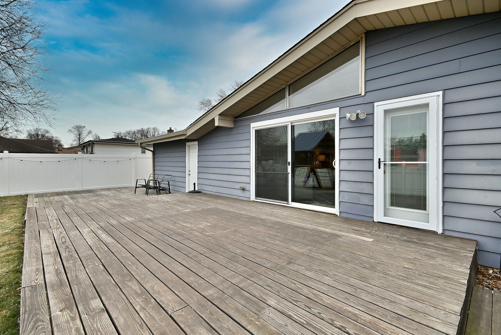 1105 S Euclid Avenue, Villa Park, IL 60181