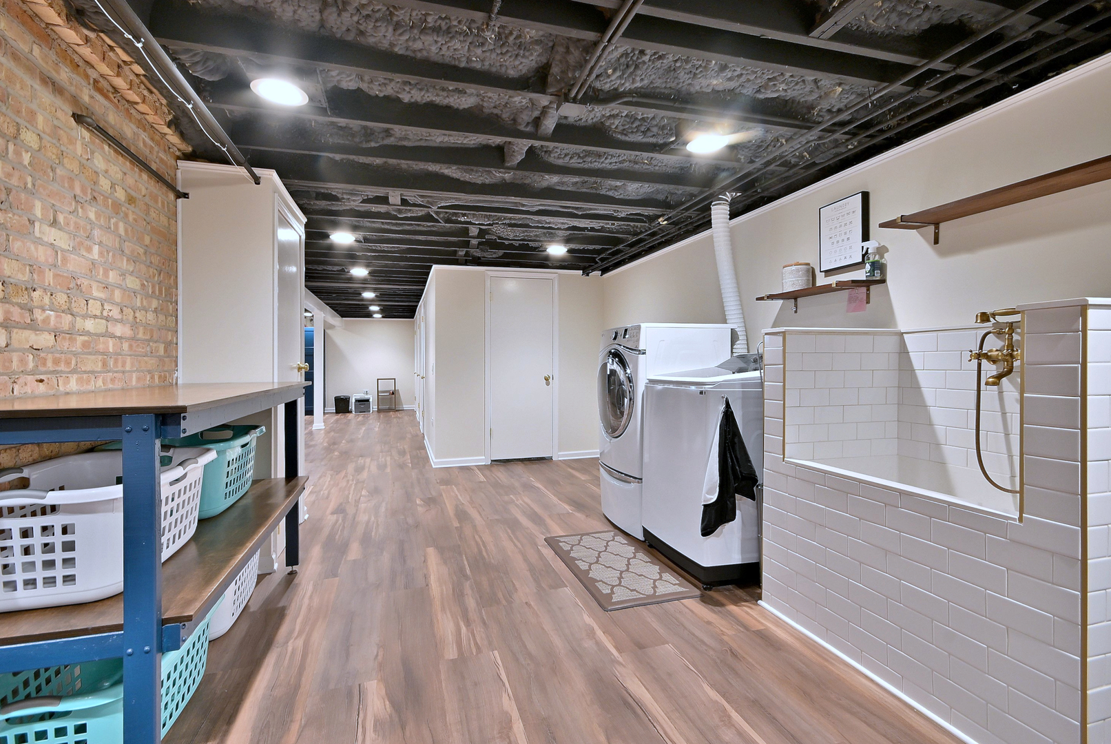 1105 S Euclid Avenue, Villa Park, IL 60181