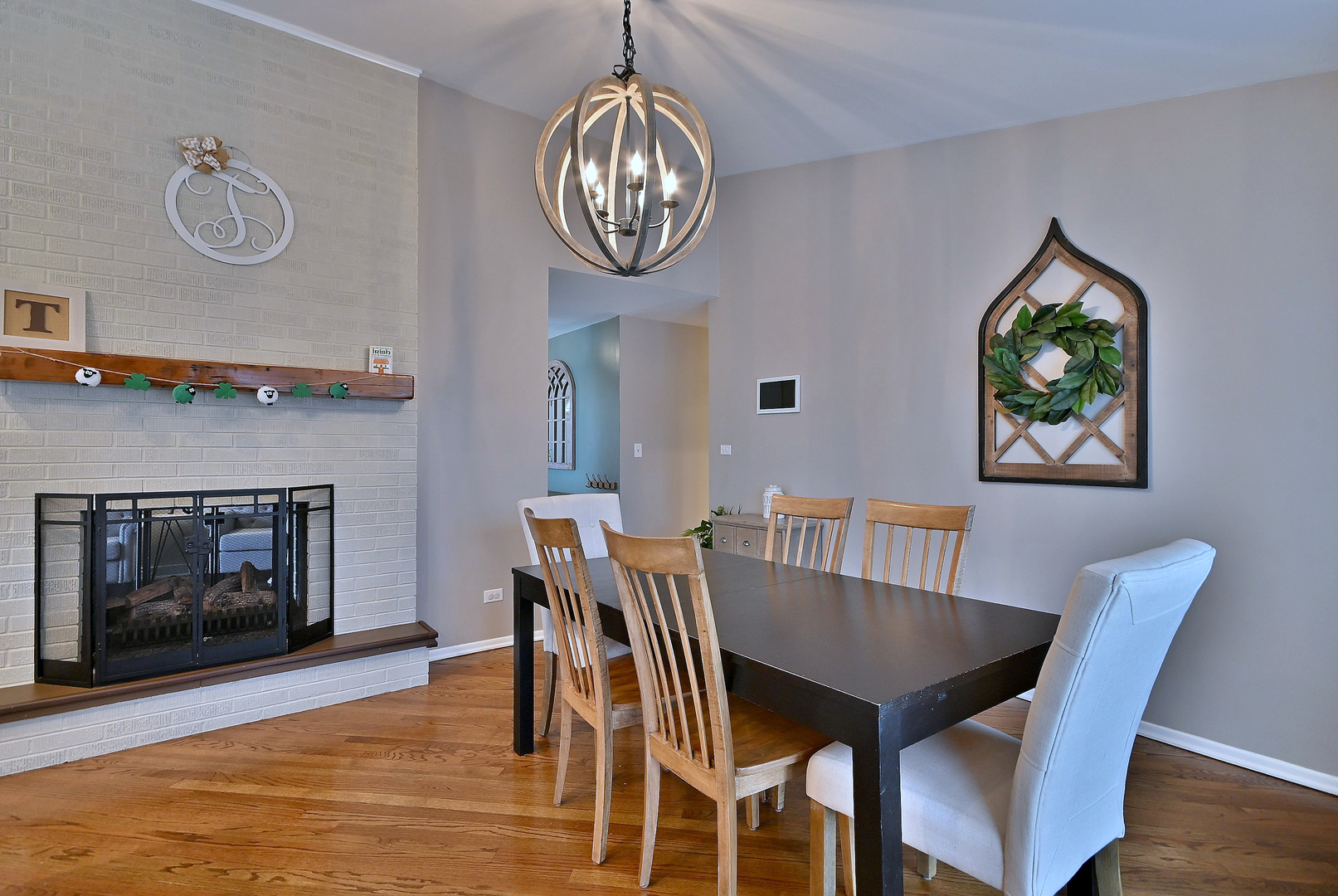 1105 S Euclid Avenue, Villa Park, IL 60181