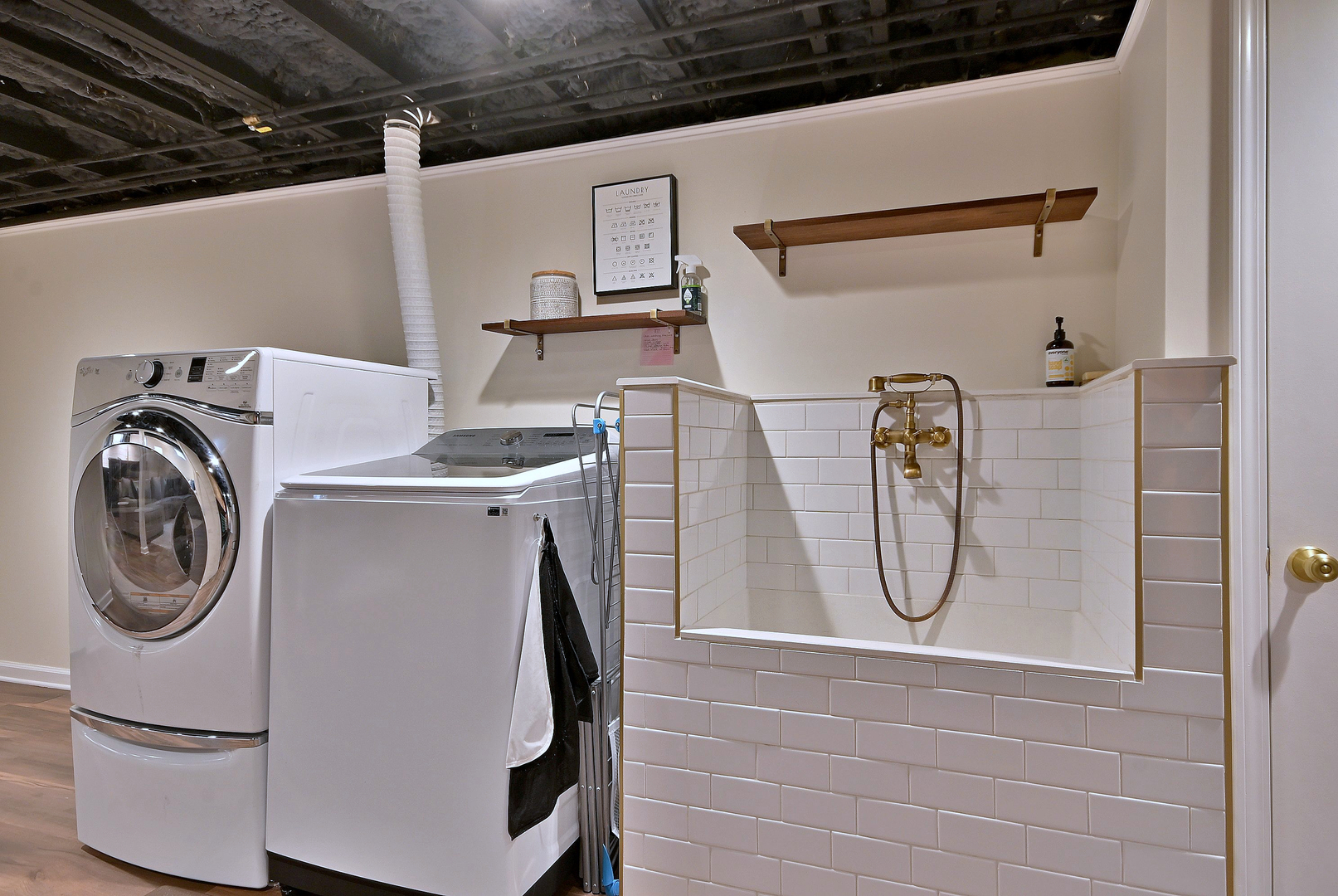 1105 S Euclid Avenue, Villa Park, IL 60181