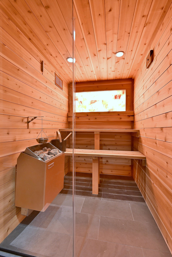 1105 S Euclid Avenue, Villa Park, IL 60181