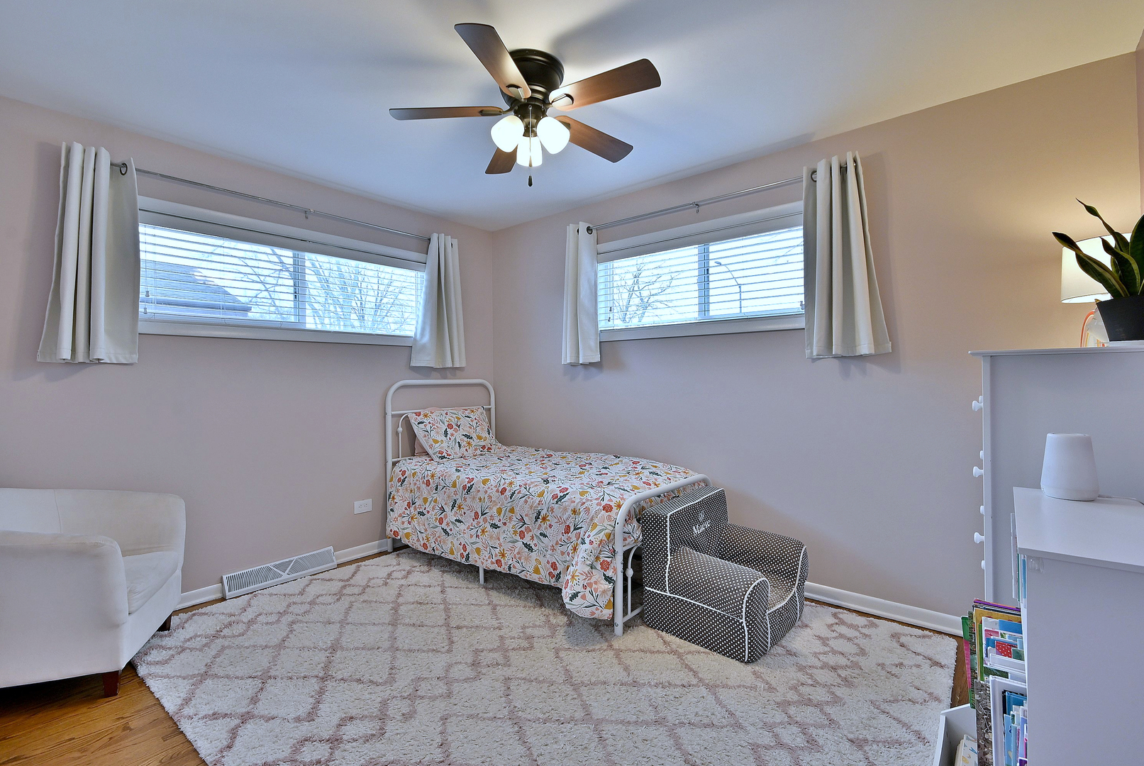 1105 S Euclid Avenue, Villa Park, IL 60181