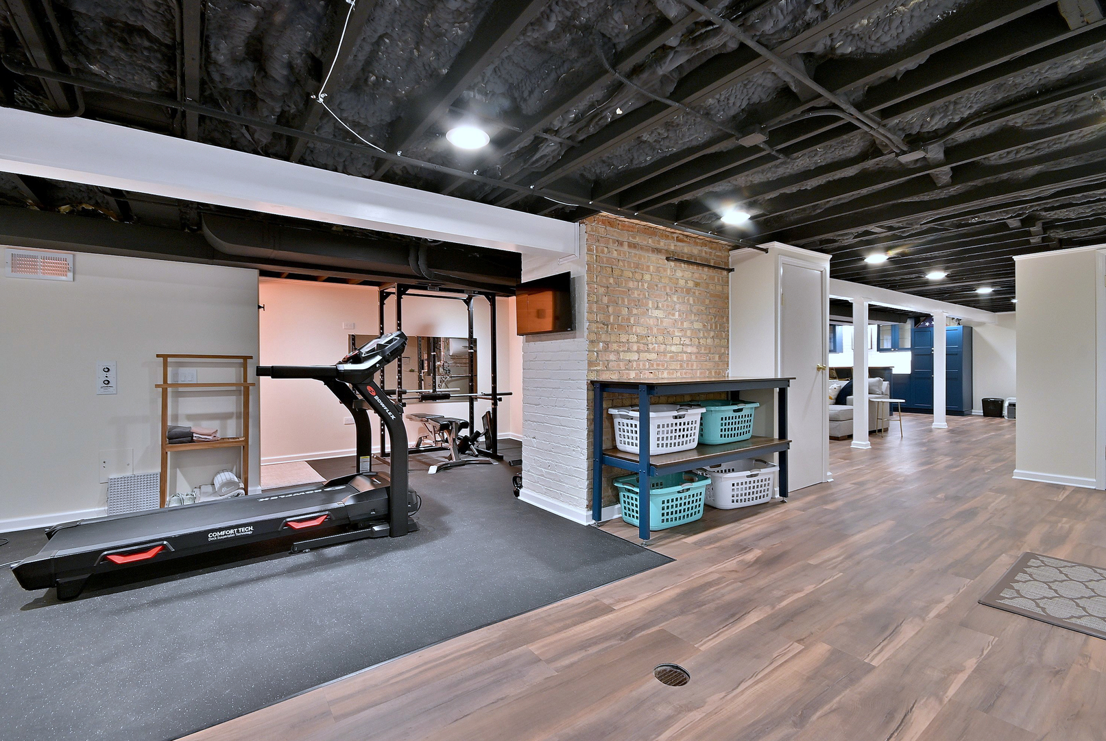 1105 S Euclid Avenue, Villa Park, IL 60181