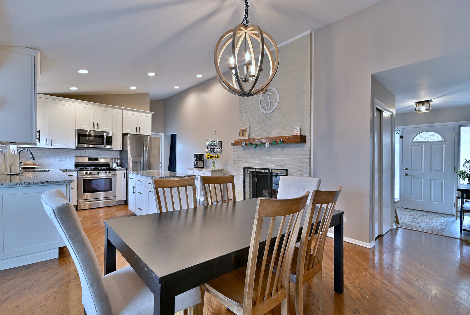 1105 S Euclid Avenue, Villa Park, IL 60181