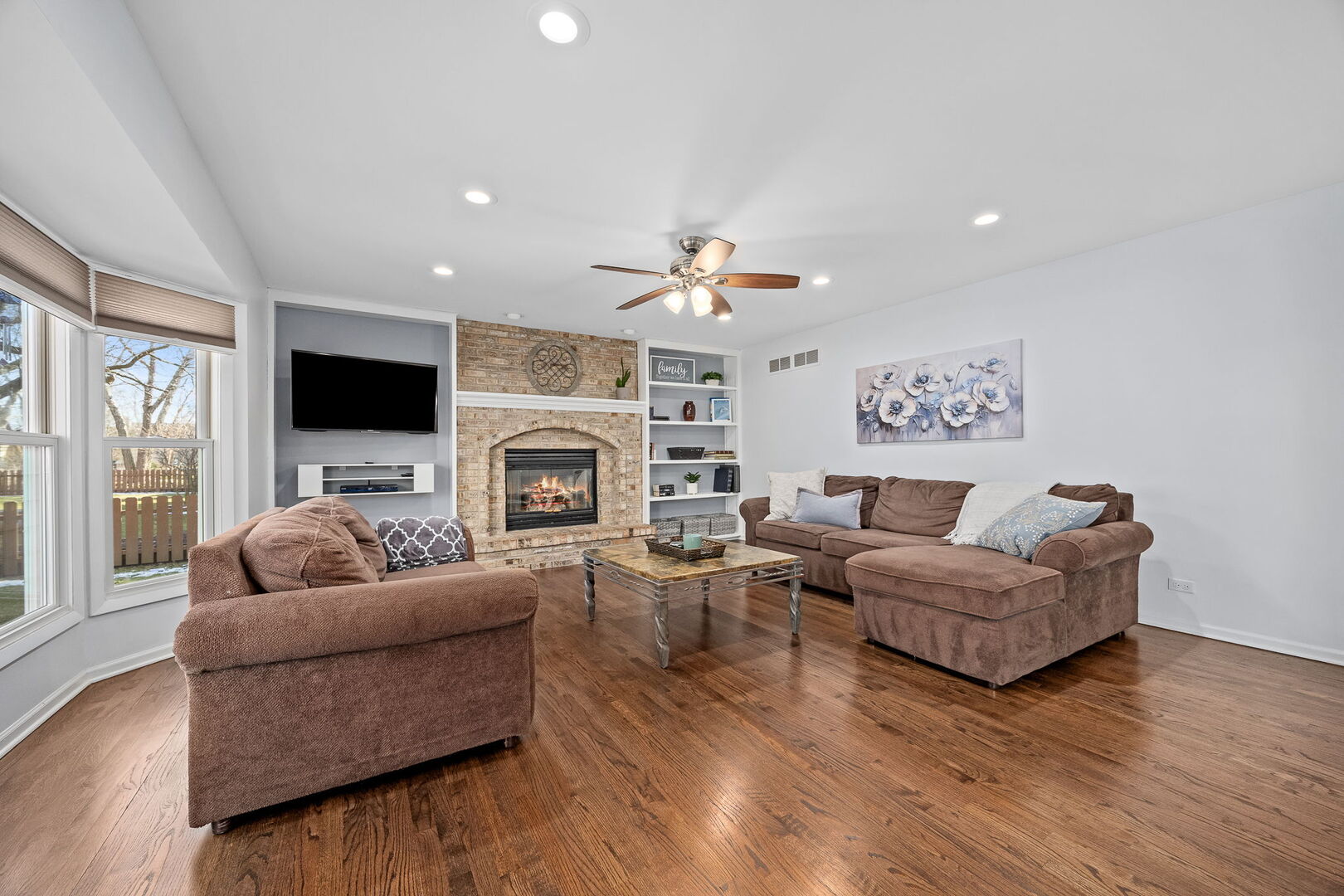 38 Breckenridge Drive, Aurora, IL 60504