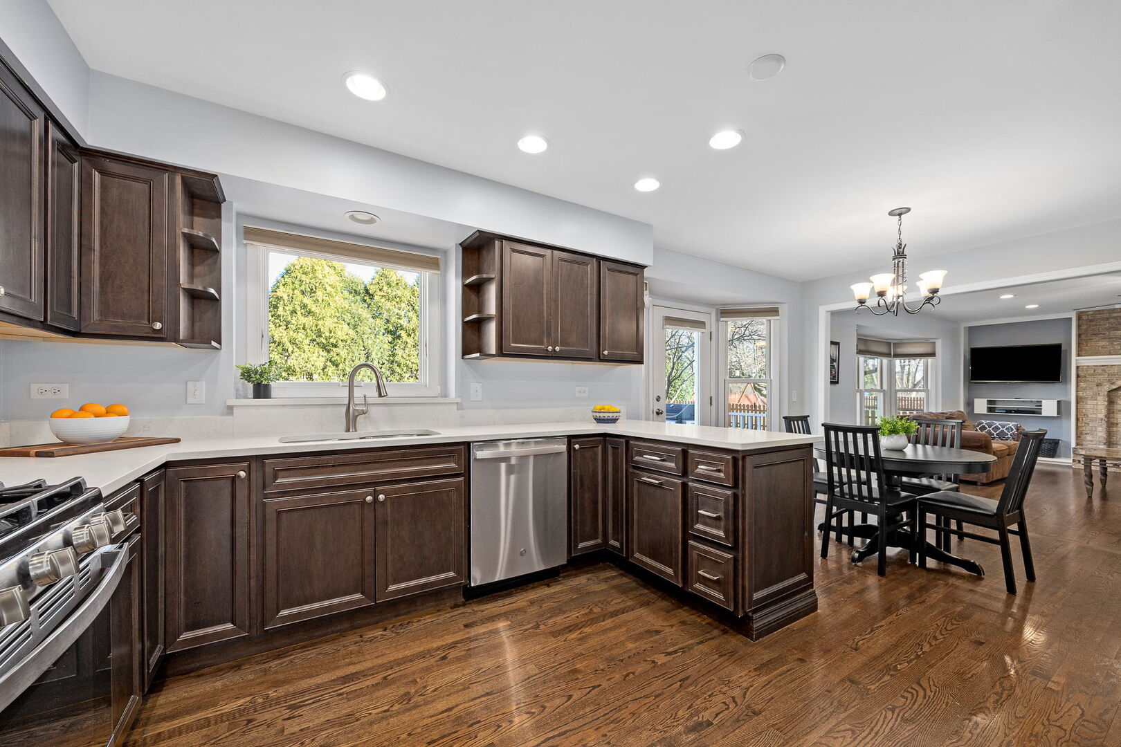 38 Breckenridge Drive, Aurora, IL 60504