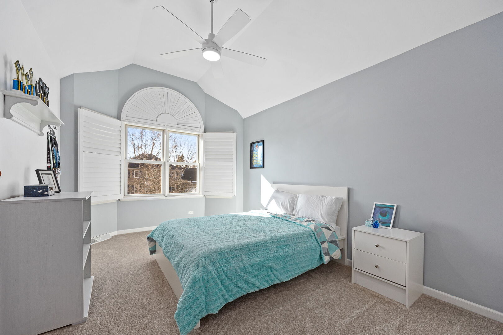 38 Breckenridge Drive, Aurora, IL 60504