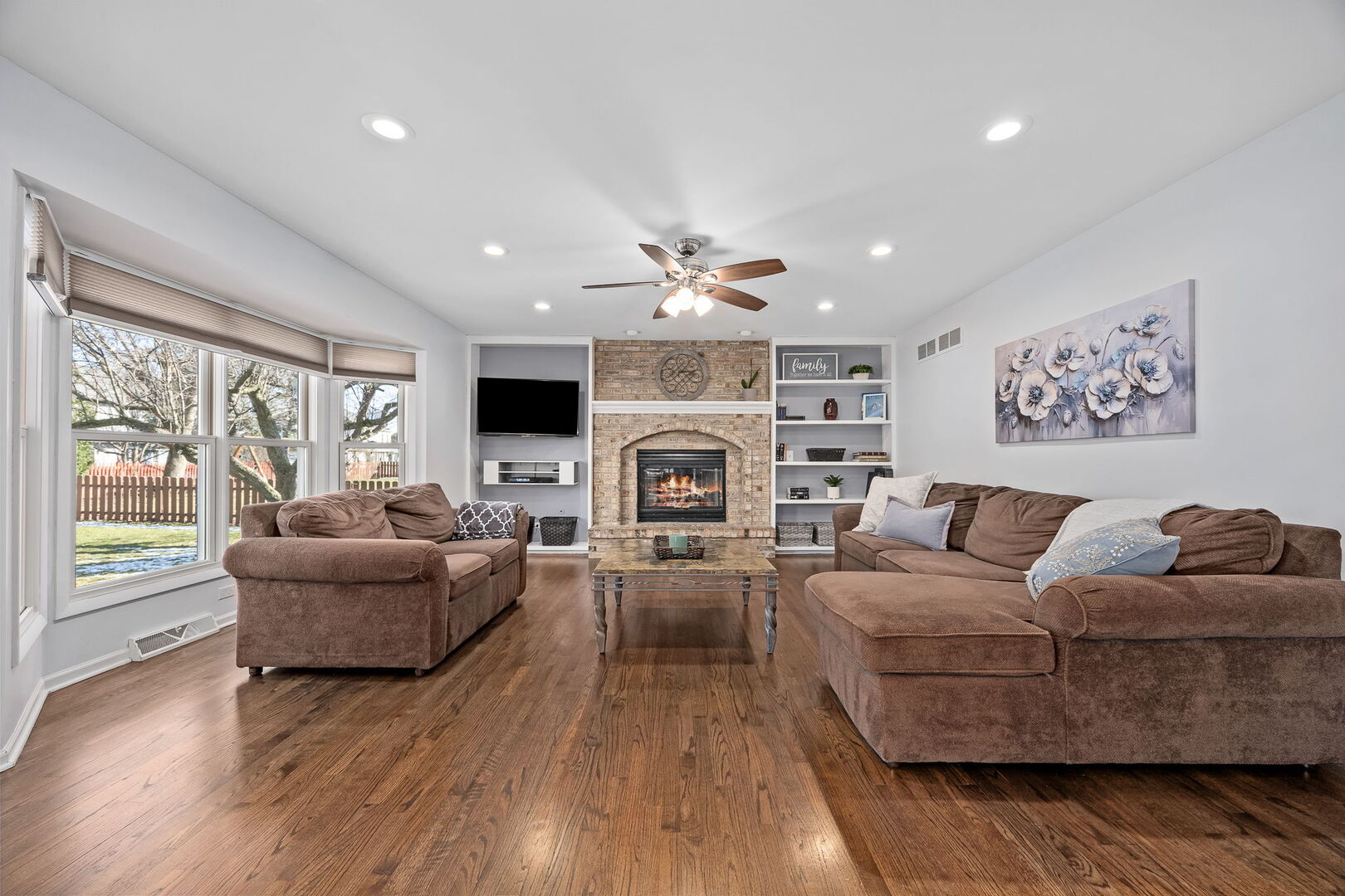 38 Breckenridge Drive, Aurora, IL 60504