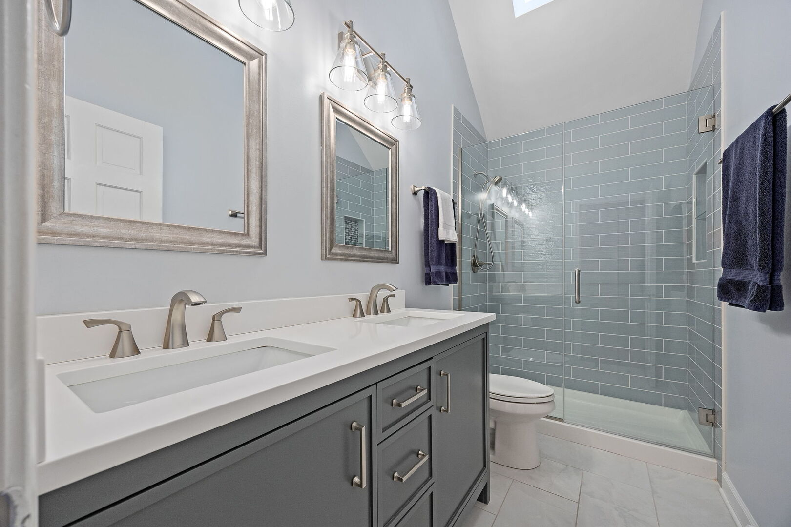 38 Breckenridge Drive, Aurora, IL 60504