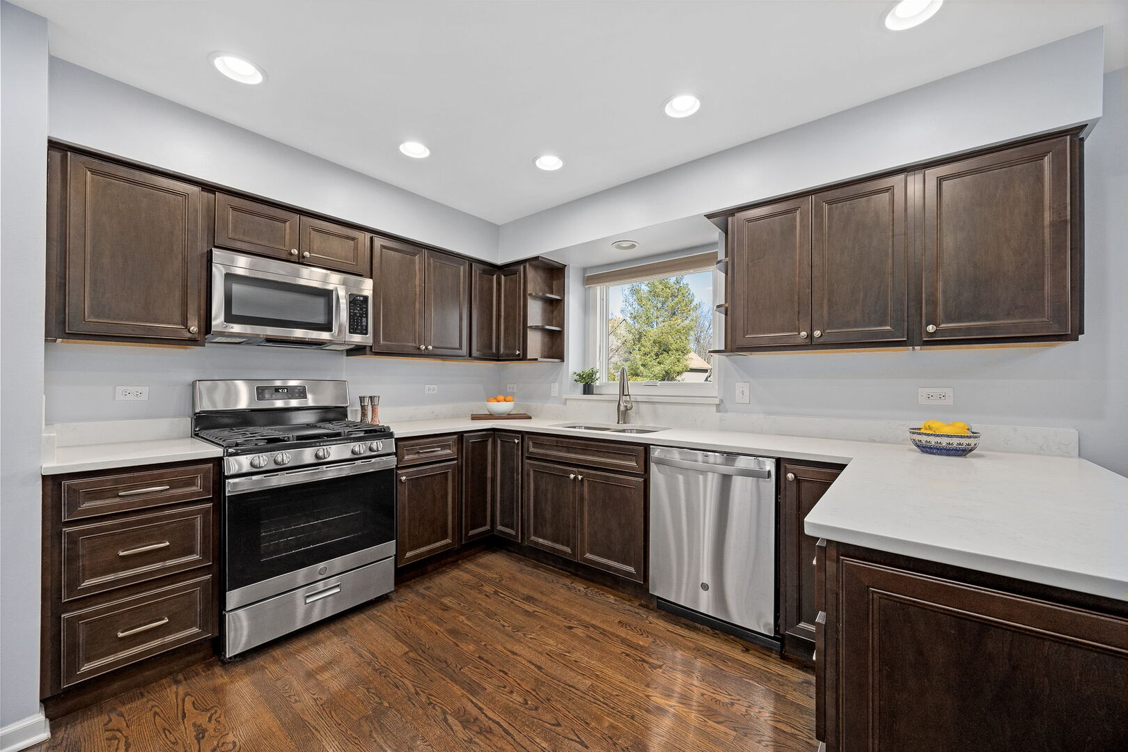 38 Breckenridge Drive, Aurora, IL 60504