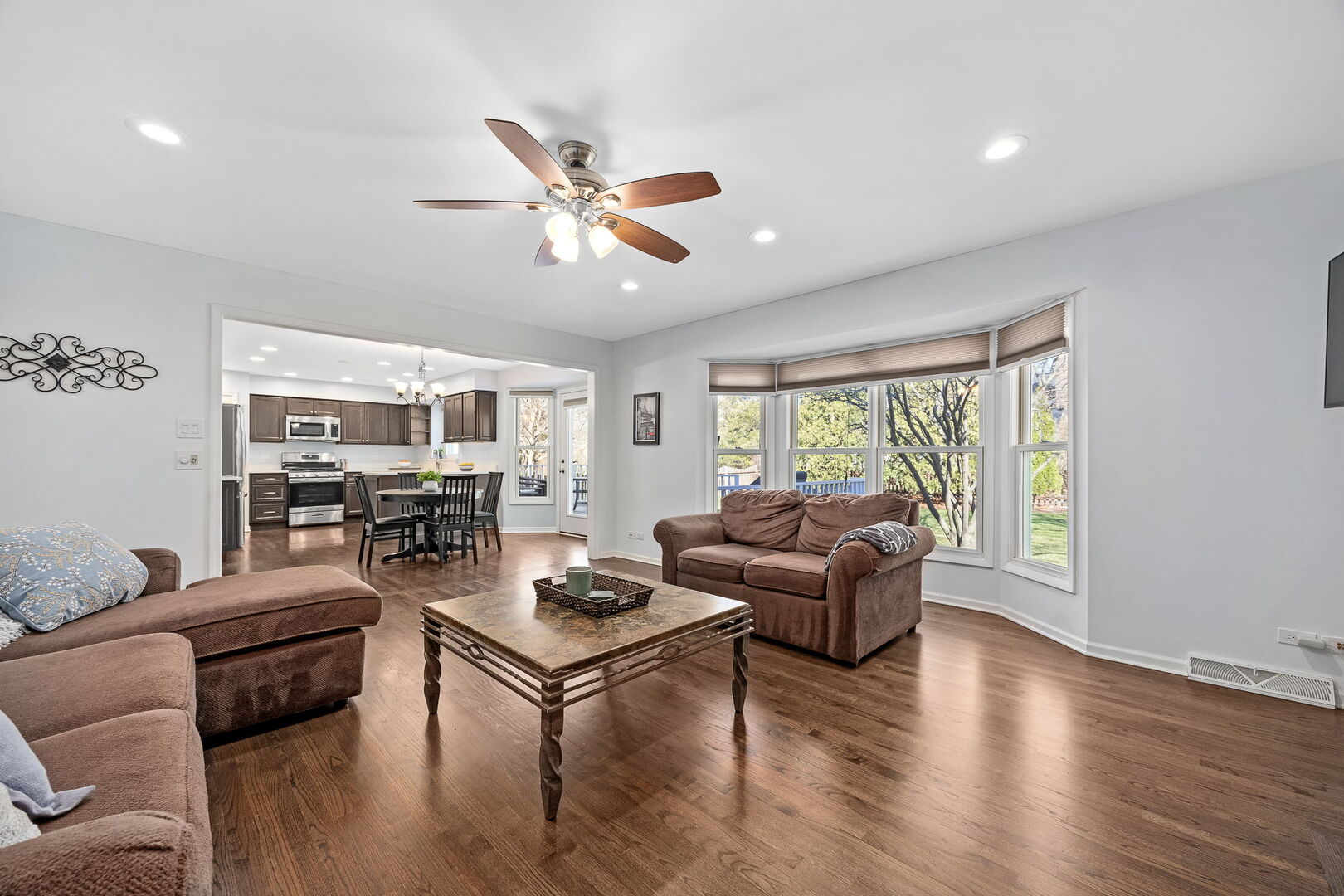 38 Breckenridge Drive, Aurora, IL 60504