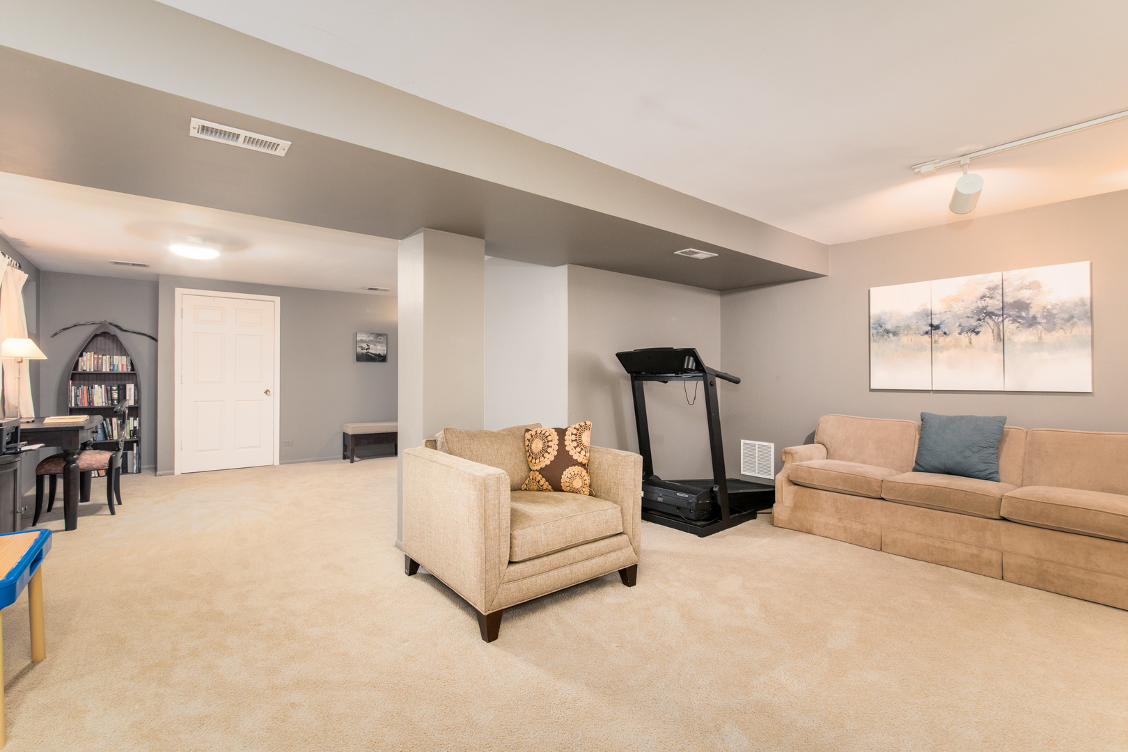 282 Waterford Drive, Lake Zurich, IL 60047