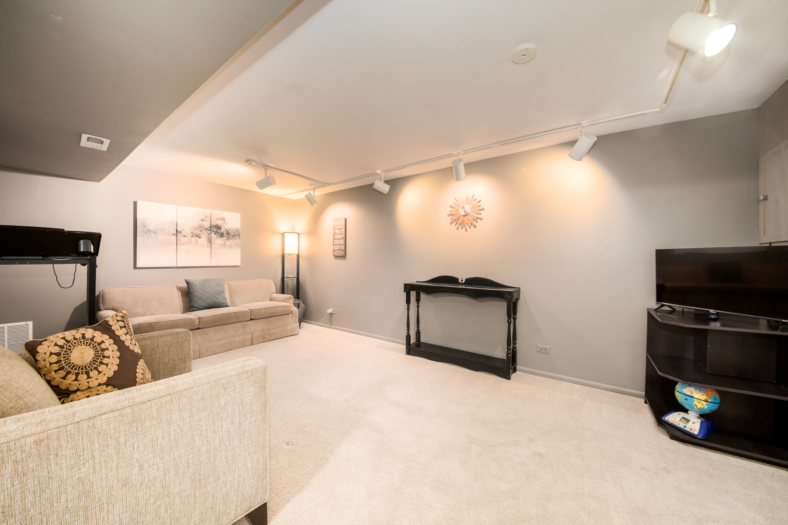 282 Waterford Drive, Lake Zurich, IL 60047