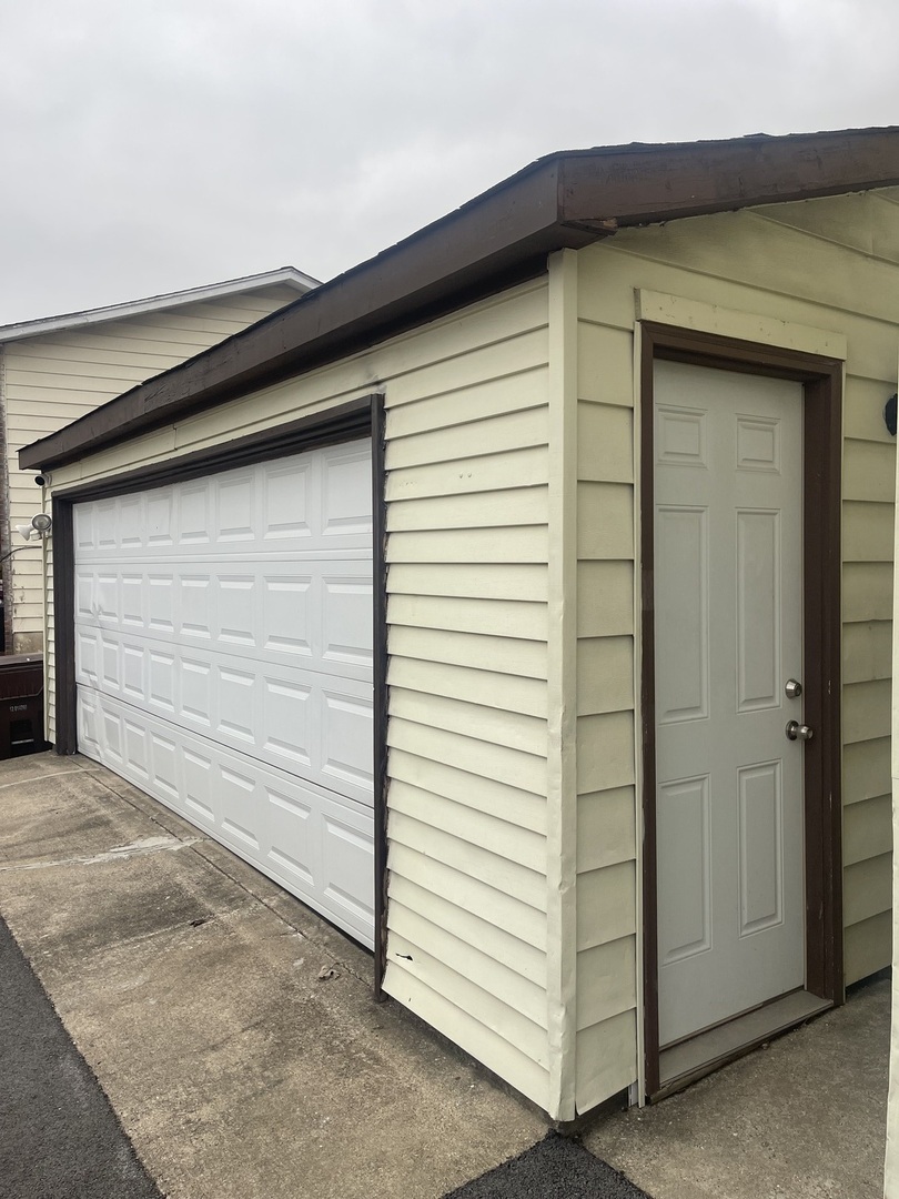 17720 Central Park Avenue, Country Club Hills, IL 60478