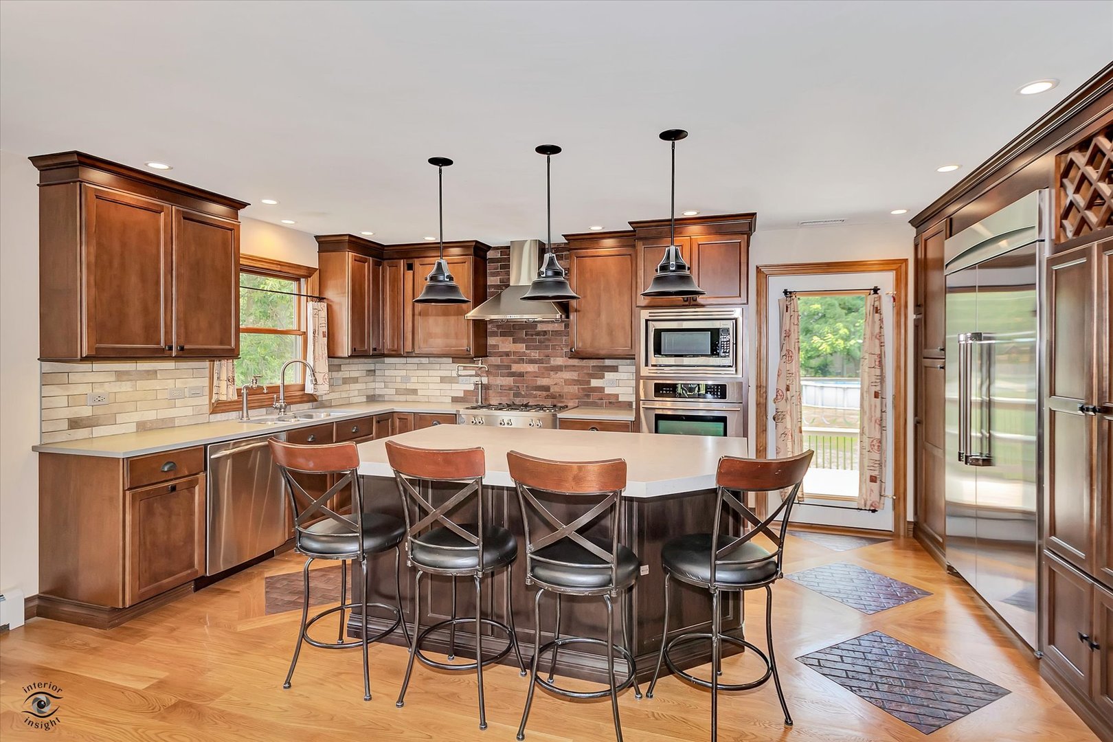 5701 Walnut Avenue, Downers Grove, IL 60516