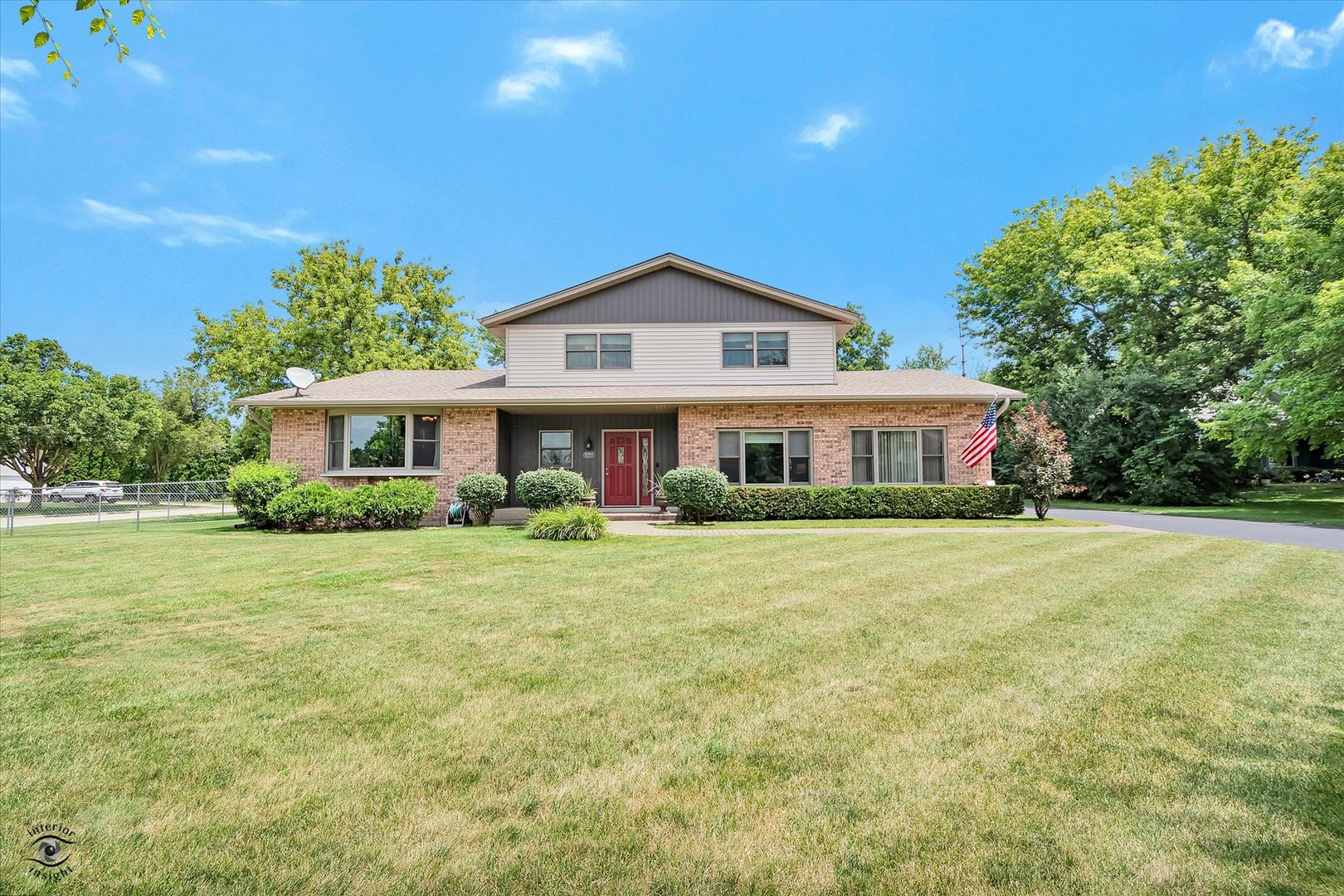 5701 Walnut Avenue, Downers Grove, IL 60516