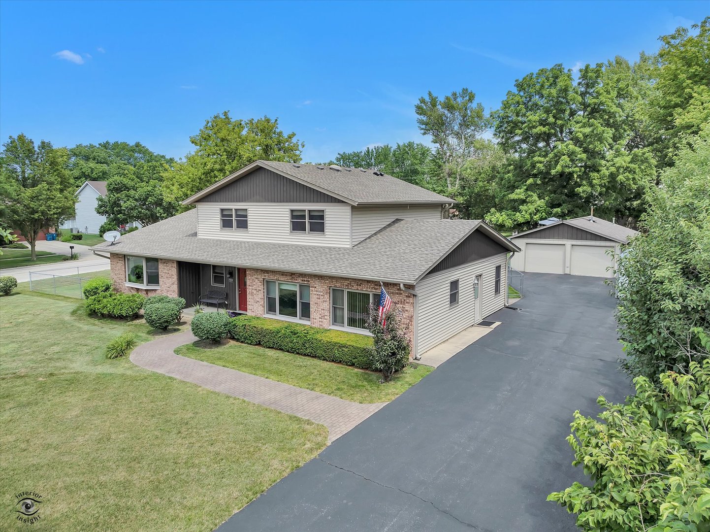 5701 Walnut Avenue, Downers Grove, IL 60516