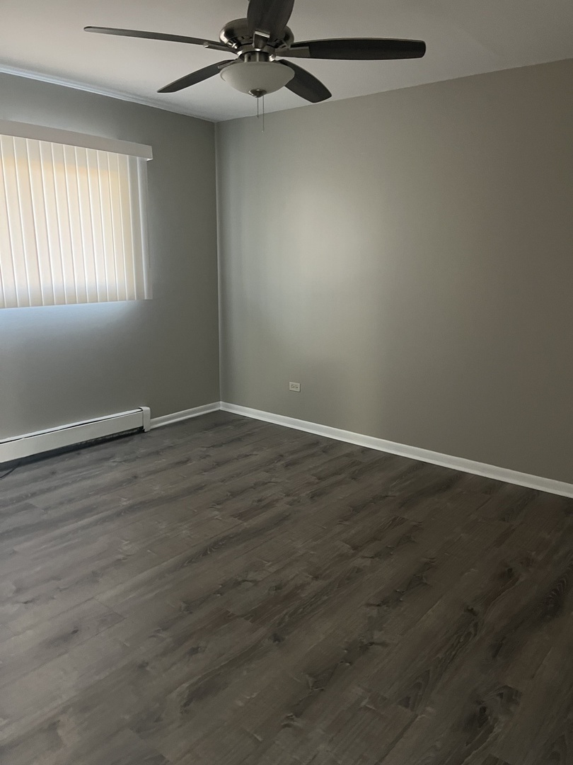 8817 S Roberts Road #5, Hickory Hills, IL 60457