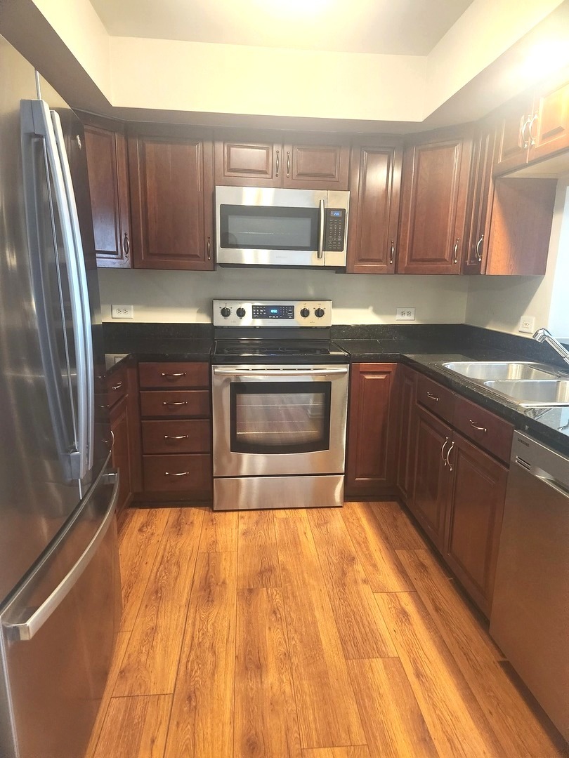 43 Foxcroft Boulevard #135, Naperville, IL 60565