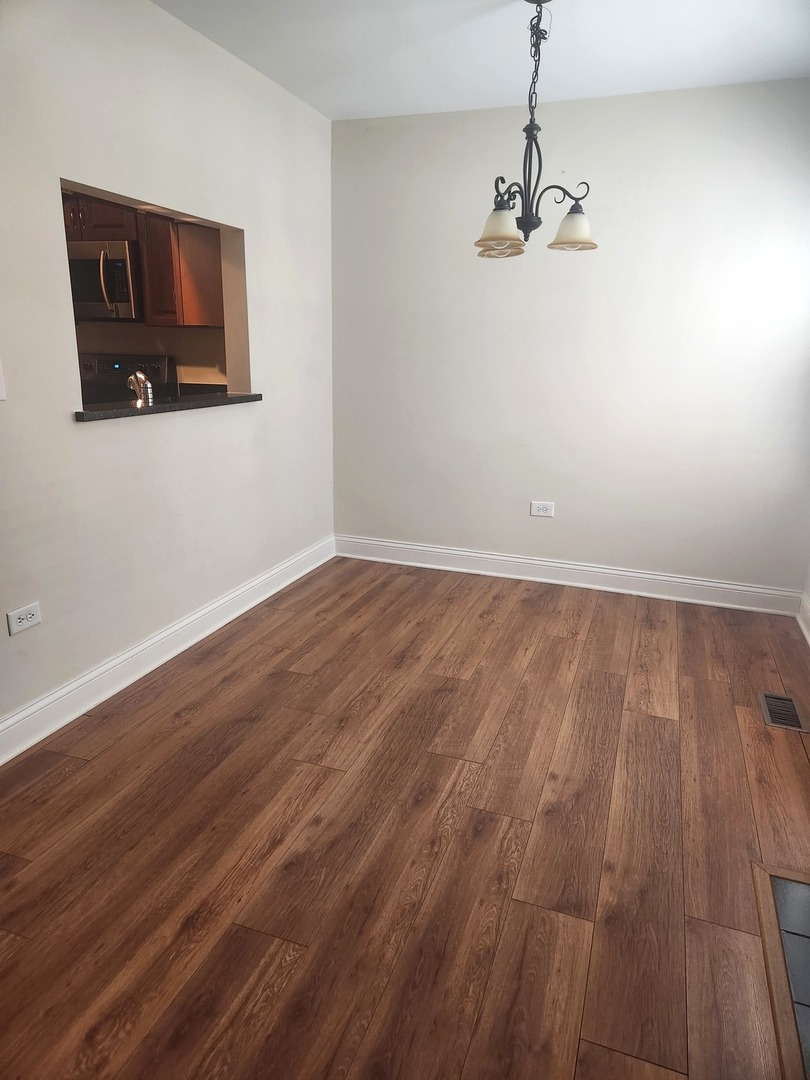 43 Foxcroft Boulevard #135, Naperville, IL 60565