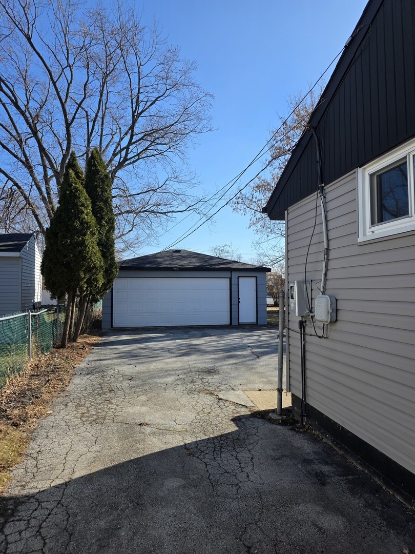 15603 Park Lane, South Holland, IL 60473