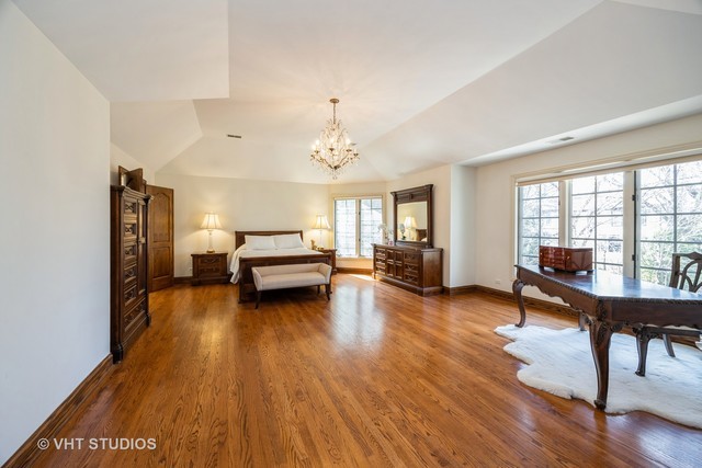 6100 Timber Ridge Court, Indian Head Park, IL 60525